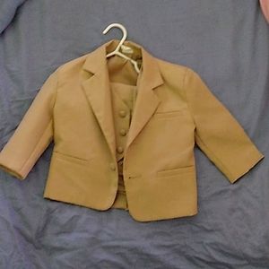 Toddler Boys Tan suit with jacket size Large (fits like 2t-3t)